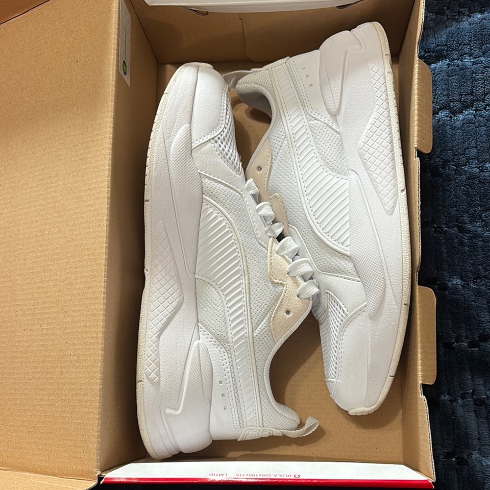 Puma White Sneakers with Modern Design and Breathable Upper